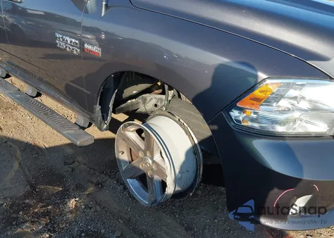 2018 Ram 1500 Express 4X2 6'4 Box z USA, uszkodzony, nr VIN 1C6RR6FT7JS160682